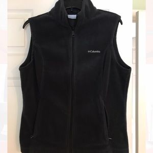 Black fleece Columbia Vest